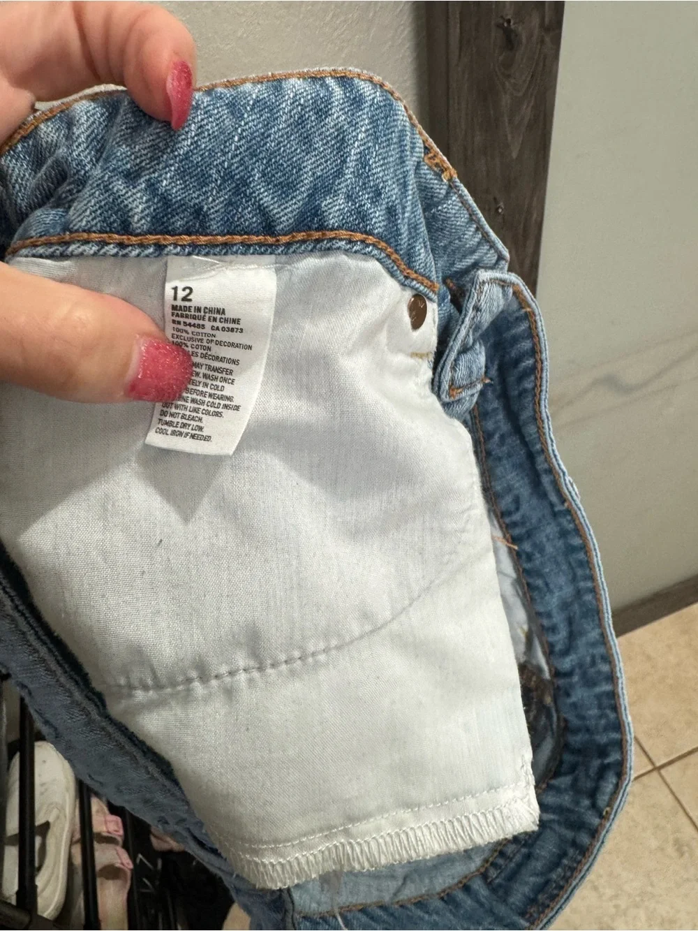 American Eagle Outfitters Light Blue Distressed Denim Shorts - Picture 3 of 3